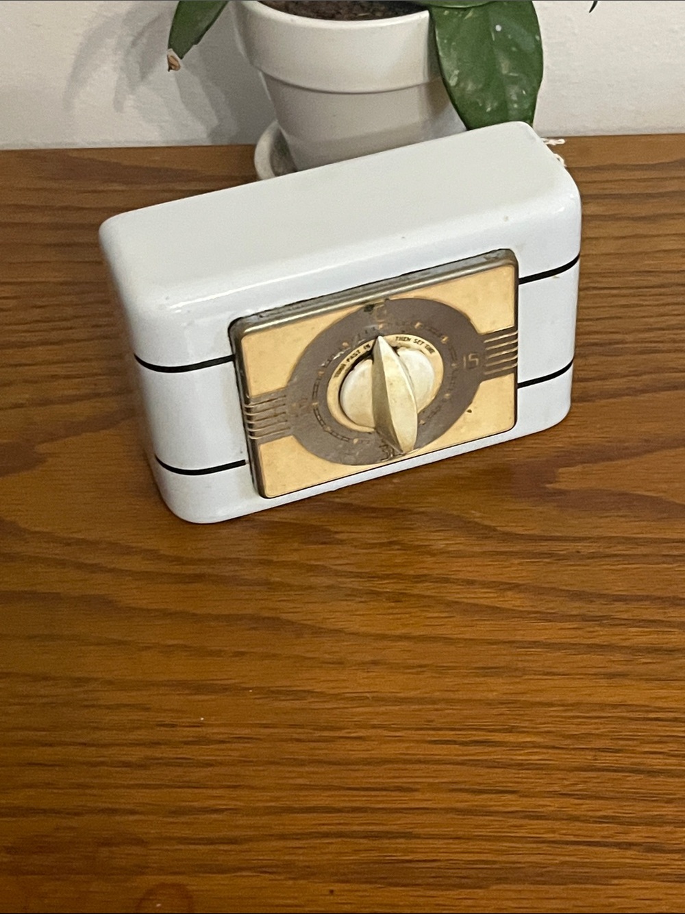 Vintage White and Gold Ceramic Kitchen Timer - Brand